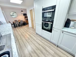 Everest Close Great Sutton